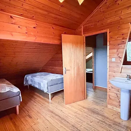 Familial A + Jardin Et Terrain De Bowling Chalet