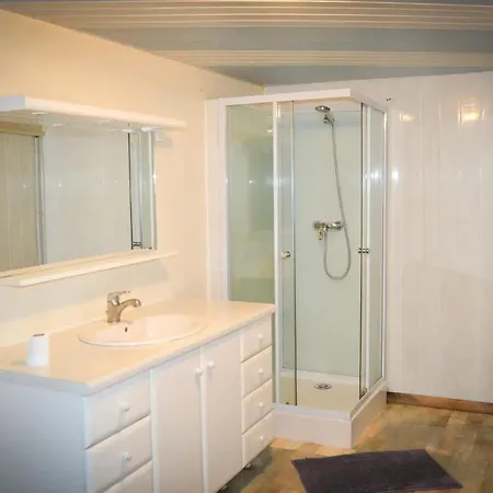 Familial A + Jardin Et Terrain De Bowling Vagney