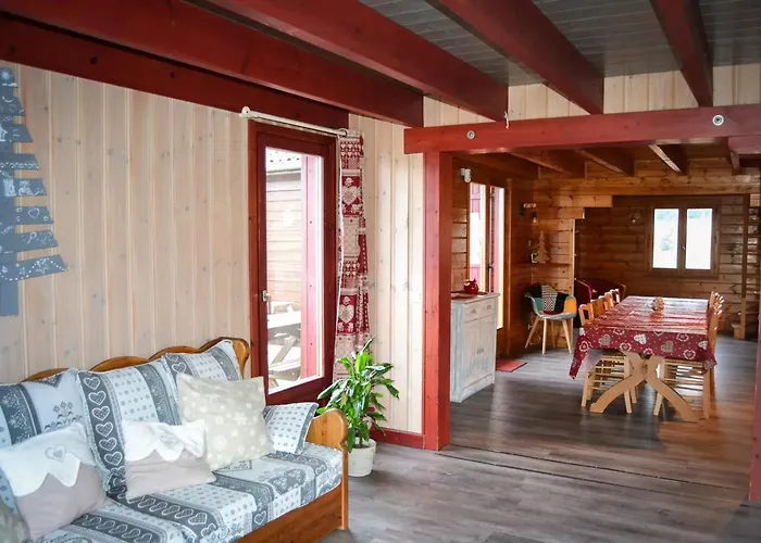 Familial A + Jardin Et Terrain De Bowling * Vagney