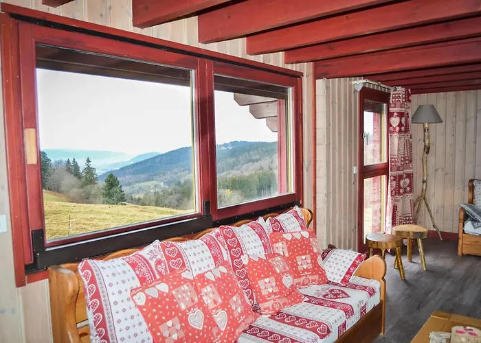 Familial A + Jardin Et Terrain De Bowling * Vagney