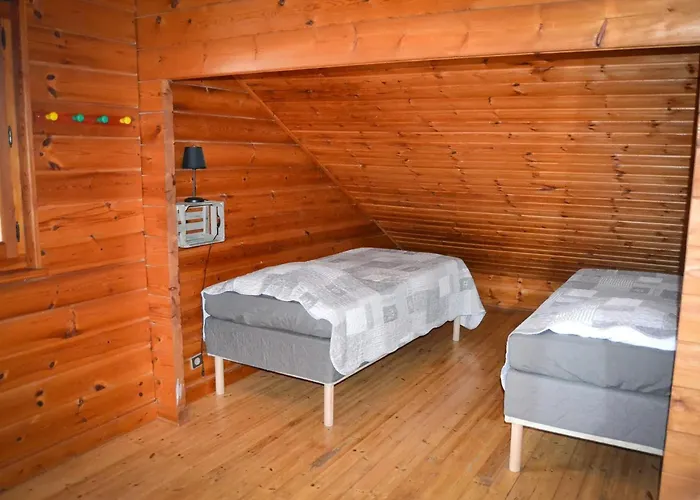 Familial A + Jardin Et Terrain De Bowling