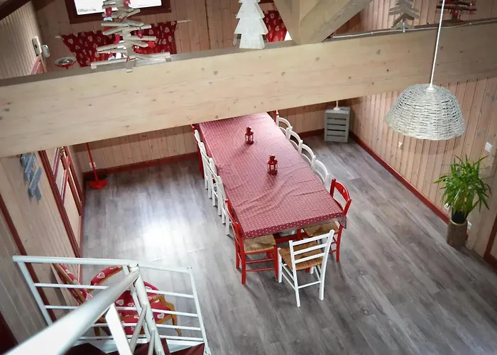 Familial A + Jardin Et Terrain De Bowling * Vagney